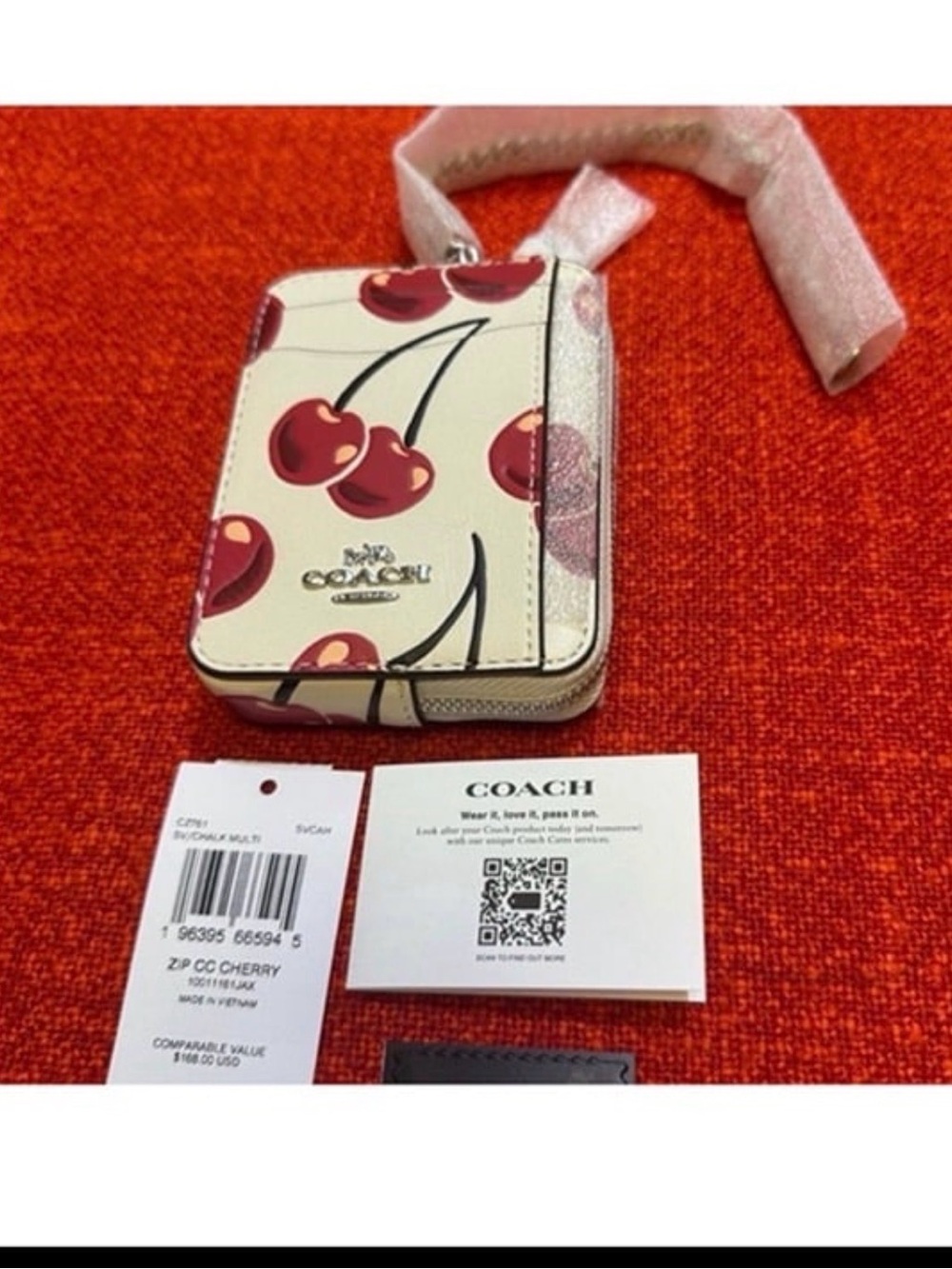 ❤️❤️❤️Coach Zip card case with cherry print ❤️❤️❤️ - Picture 2 of 5